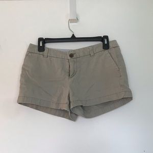 Kaki shorts